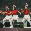 Crayon Pop Nyanyikan Lagu 'Bar Bar Bar'