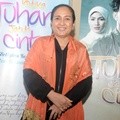 Dewi Irawan Hadiri Premiere 'Ketika Tuhan Jatuh Cinta'