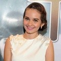 Enzy Storia Hadiri Premiere 'Ketika Tuhan Jatuh Cinta'