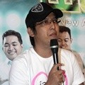 Apoy Ditengah Jumpa Pers Rilis Album Terbaru Wali