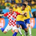 Duel Luka Modric vs Paulinho