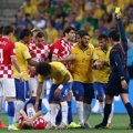 Neymar Terima Kartu Kuning dari Wasit Yuichi Nishimura