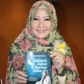 Peggy Melati Sukma Saat Launching Buku 'Kujemput Engkau di Sepertiga Malam'