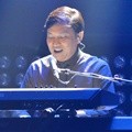 Yovie Widianto di Konser Mini Tandai Album 'Still The One'
