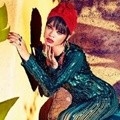 Rihanna Dibalut Gaun Chiffon Berwana Hijau