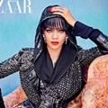 Rihanna Tampil Elegan Bergaya Ala Wanita Timur Tengah
