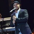 Maher Zain Mengucap Salam Kepada Penggemar yang Datang