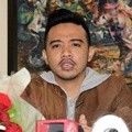 Roby Geisha Memberikan Keterangan kepada Wartawan