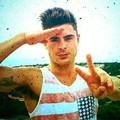 Zac Efron Sambut Kemerdekaan Amerika