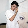 Aliando Saat Launching Single 'Ramadhan' Ciptaannya
