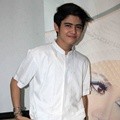 Aliando Saat Launching Single 'Ramadhan' Ciptaannya