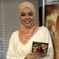 Dewi Sandra dalam Launching Soundtrack dan Poster Film 'Haji Backpacker'