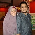 Oki Setiana Dewi dan Suami Hadiri Buka Puasa Bersama yang Digelar oleh Adi Nugroho