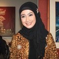 Desy Ratnasari: Berita, Foto, Video, Lirik Lagu, Profil & Bio | Halaman