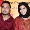 Bebi Romeo dan Meisya Siregar Saat Ditemui di Kawasan Komplek MPR/DPR