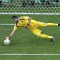 Sergio Romero Sukses Menahan Serangan Thomas Mueller
