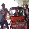Soleh Solihun, McDanny dan Randhika Djamil di Gala Premier 'Bajaj Bajuri The Movie'