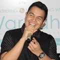 Penampilan Tulus di Peluncuran Kampanye Sosial Wardah 'Be Inspiring'