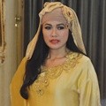 Lucky Resha di Fashion Show Royal Kaftan 'Act for Humanity'