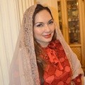 Nia Daniati Kenakan Kaftan Karya Amy Atmanto