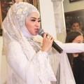 Dewi Persik Kenakan Jilbab di Acara Ulang Tahun dan Buka Bersama Penata Rias Whitanti