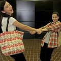 Kimberly Ryder dan Chelsea Islan di Film 'Merry Riana: Mimpi Sejuta Dolar'