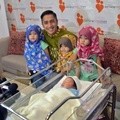 Irfan Hakim Bersama Ketiga Putri dan Putra Pertamanya