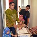 Irfan Hakim Bersama Ketiga Putri dan Putra Pertamanya