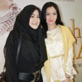 Revalina S. Temat dan Pipik Dian Irawati di Premiere Film 'Hijrah Cinta'