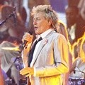 Rod Stewart Nyanyikan Lagu 'Rhythm of My Heart'