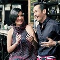 Becky Tumewu dan Erwin Parengkuan di Majalah Jplus