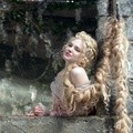 Mackenzie Mauzy Berperan Sebagai Rapunzel