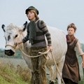 Daniel Huttlestone Sebagai Jack dan Tracey Ullman Sebagai Ibu Jack