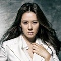 Kim Nam Gil dan Son Ye Jin di Majalah Cine21 No. 965