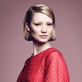 Mia Wasikowska di Majalah Elle Kanada Edisi September 2014