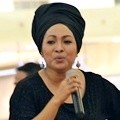 Rieka Roslan Saat Tampil di Senayan City