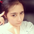 Prilly Latuconsina Menampilkan Wajah Bosan dan Mengantuk