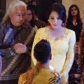 Raffi Ahmad Berlutut Saat Melamar Nagita Slavina
