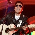 Naif Tampil Seru di Konser Britama Creativepreneur Berjuang
