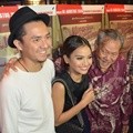 Omesh, Acha dan Henky Solaiman di Premier Film 'Mengejar Malam Pertama'