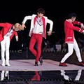 SHINee Saat Nyanyikan Lagu 'Why So Serious ?'