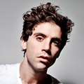 Mika dalam Cover Single Album 'Make You Happy'