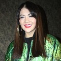 Indah Dewi Pertiwi Saat Rekaman Lagu 'Curiga'