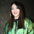 Indah Dewi Pertiwi Saat Rekaman Lagu 'Curiga'