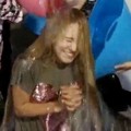 Hyoyeon Girls' Generation Dibantu Min miss A Lakukan Aksi 'Ice Bucket Challenge'