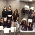 A Pink Berpartisipasi dalam Aksi 'Ice Bucket Challenge'