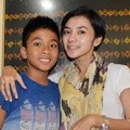 Enno Lerian Ditemani Sang Anak