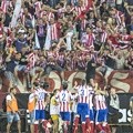 Pendukung Atletico Madrid Bersorak Usai di Akhir Pertandingan