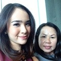 Pamela Bowie dan Ibunya Sama-Sama Berambut Pendek