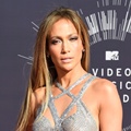 Jennifer Lopez di Red Carpet MTV Video Music Awards 2014